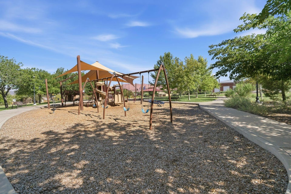 IRONWOOD 6 - Residential