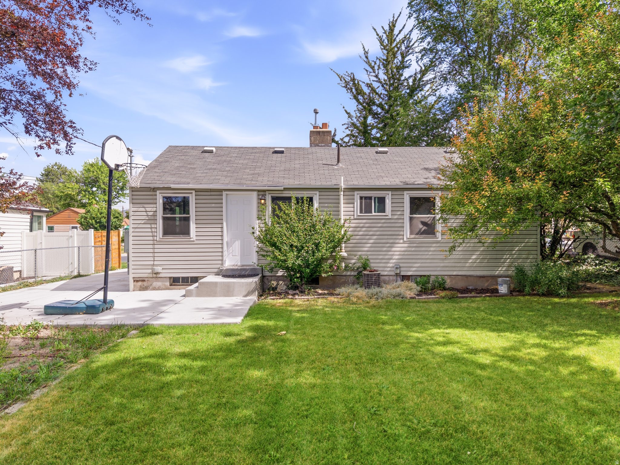 COLUMBIA VILLAGE - Residential
