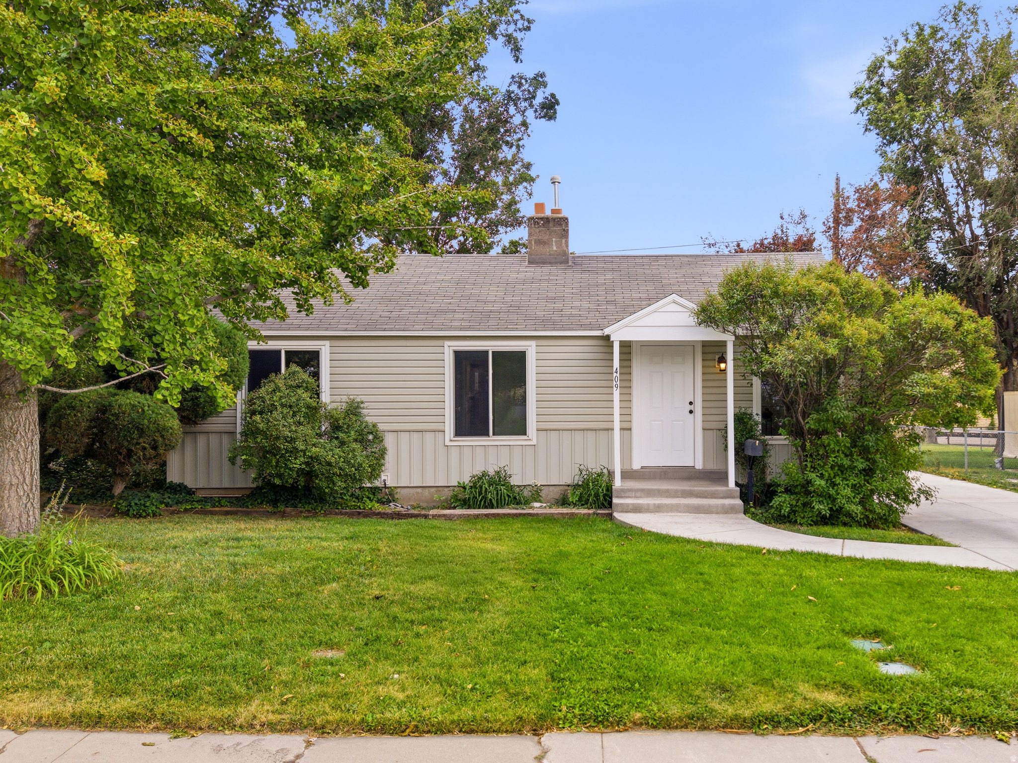 COLUMBIA VILLAGE - Residential