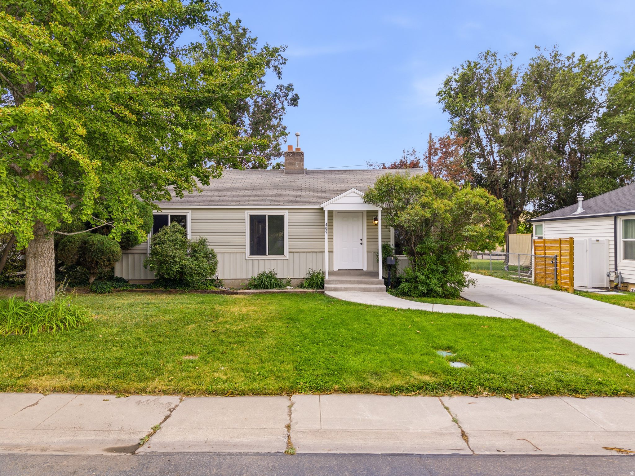 COLUMBIA VILLAGE - Residential