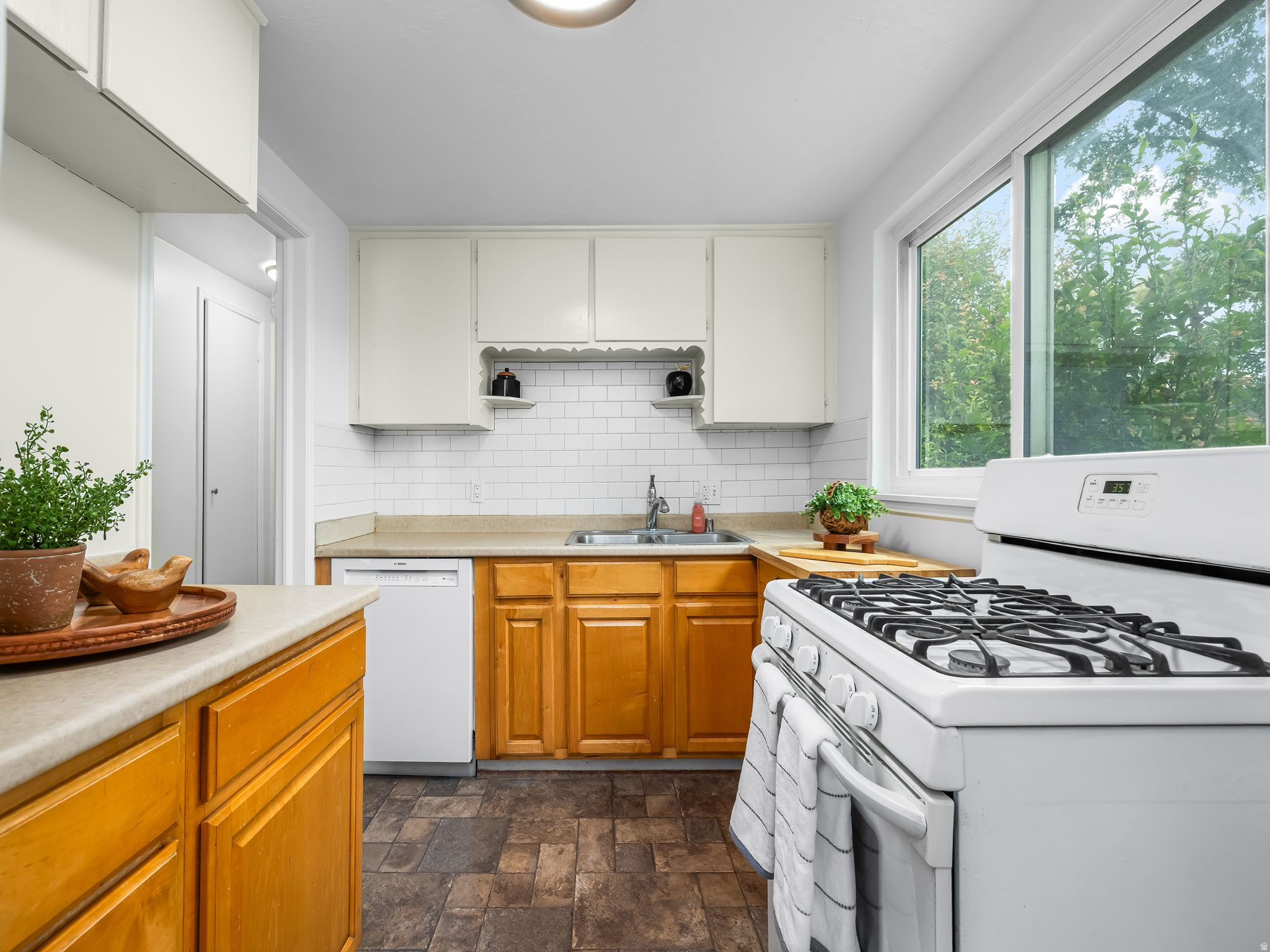 COLUMBIA VILLAGE - Residential