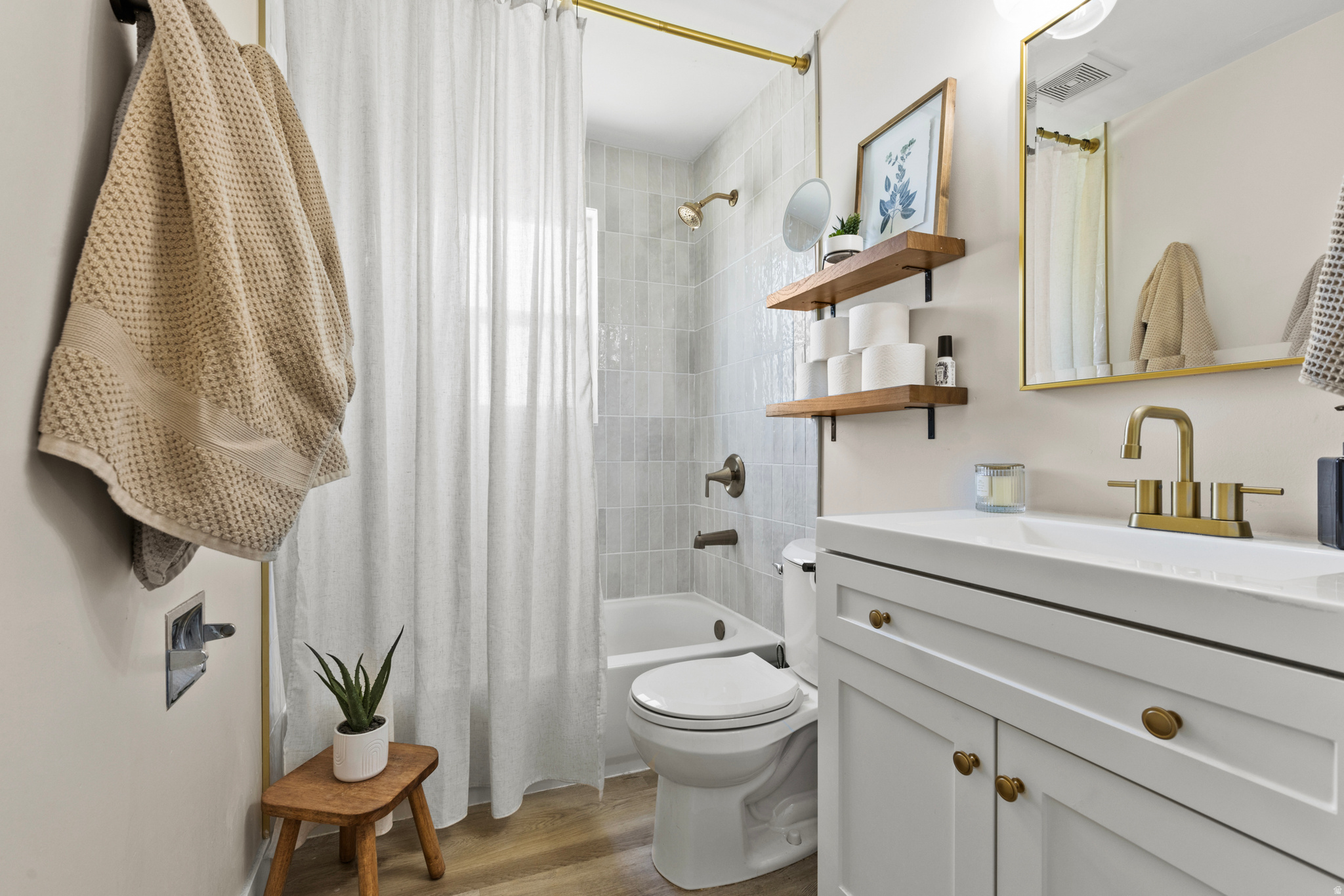 SOUTH EL RANCHO - Residential