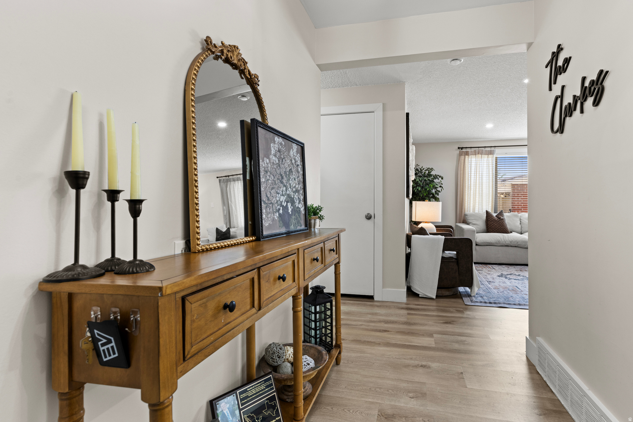 SOUTH EL RANCHO - Residential