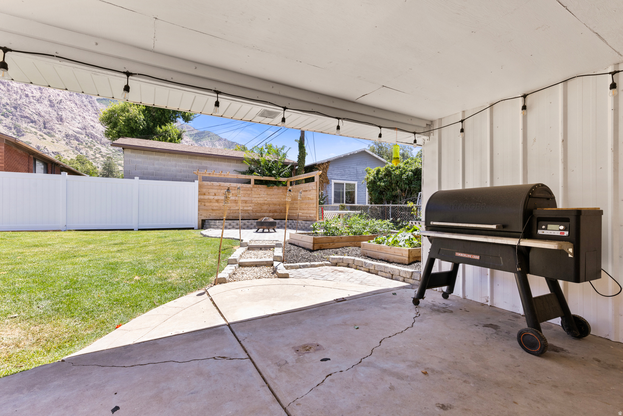 SOUTH EL RANCHO - Residential