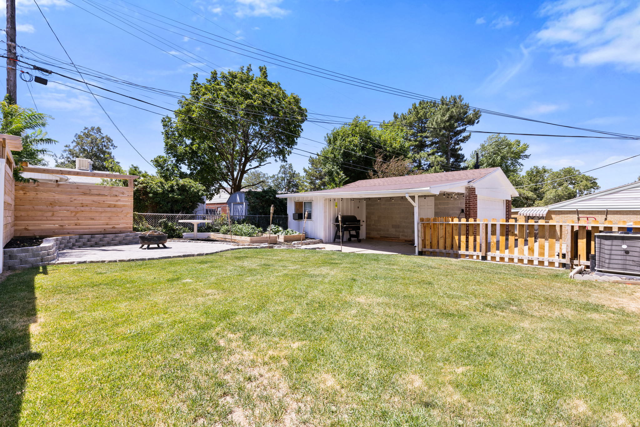 SOUTH EL RANCHO - Residential