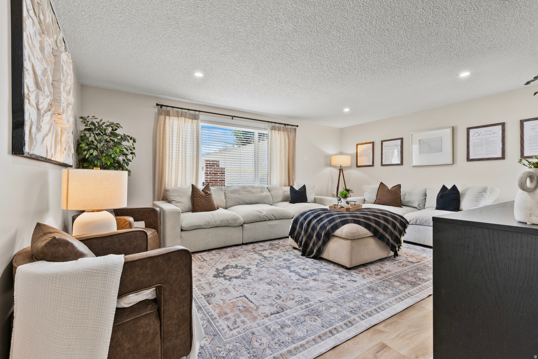SOUTH EL RANCHO - Residential