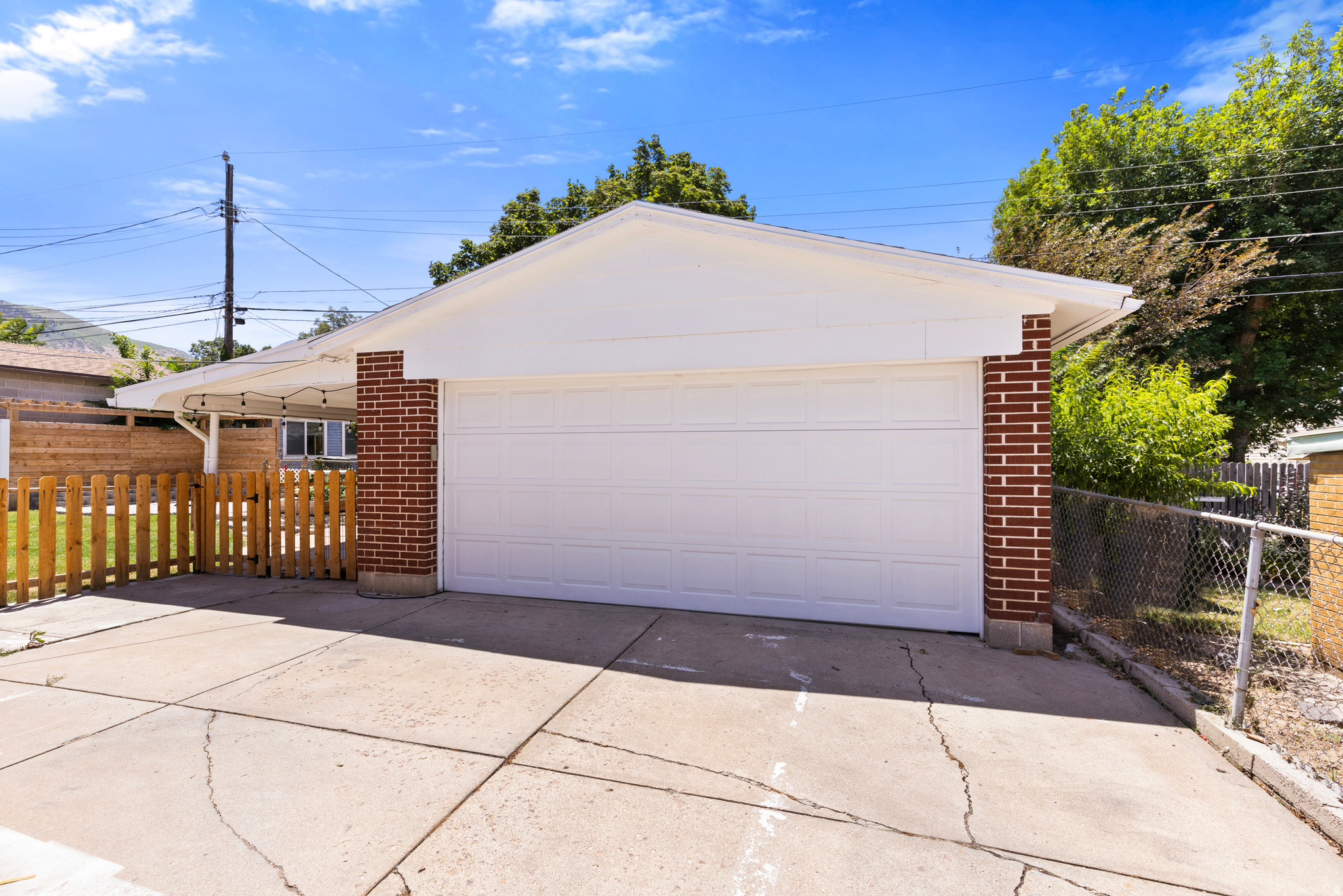 SOUTH EL RANCHO - Residential