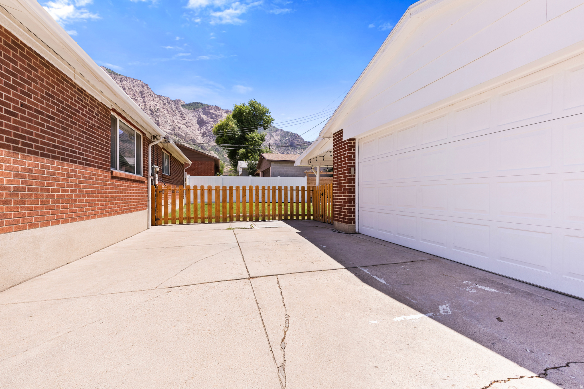 SOUTH EL RANCHO - Residential