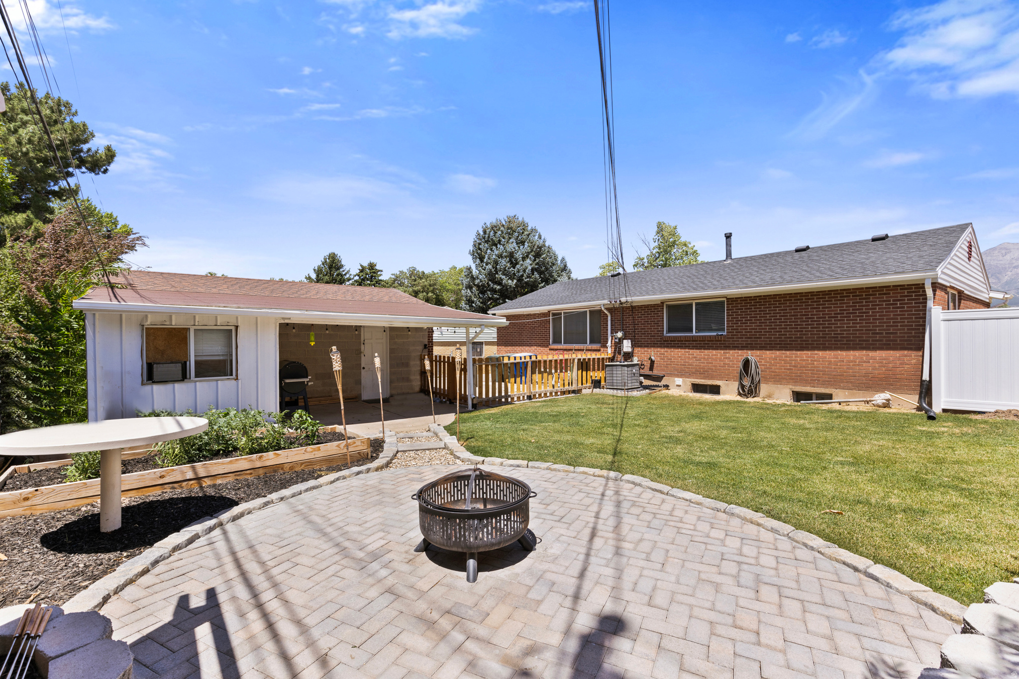 SOUTH EL RANCHO - Residential