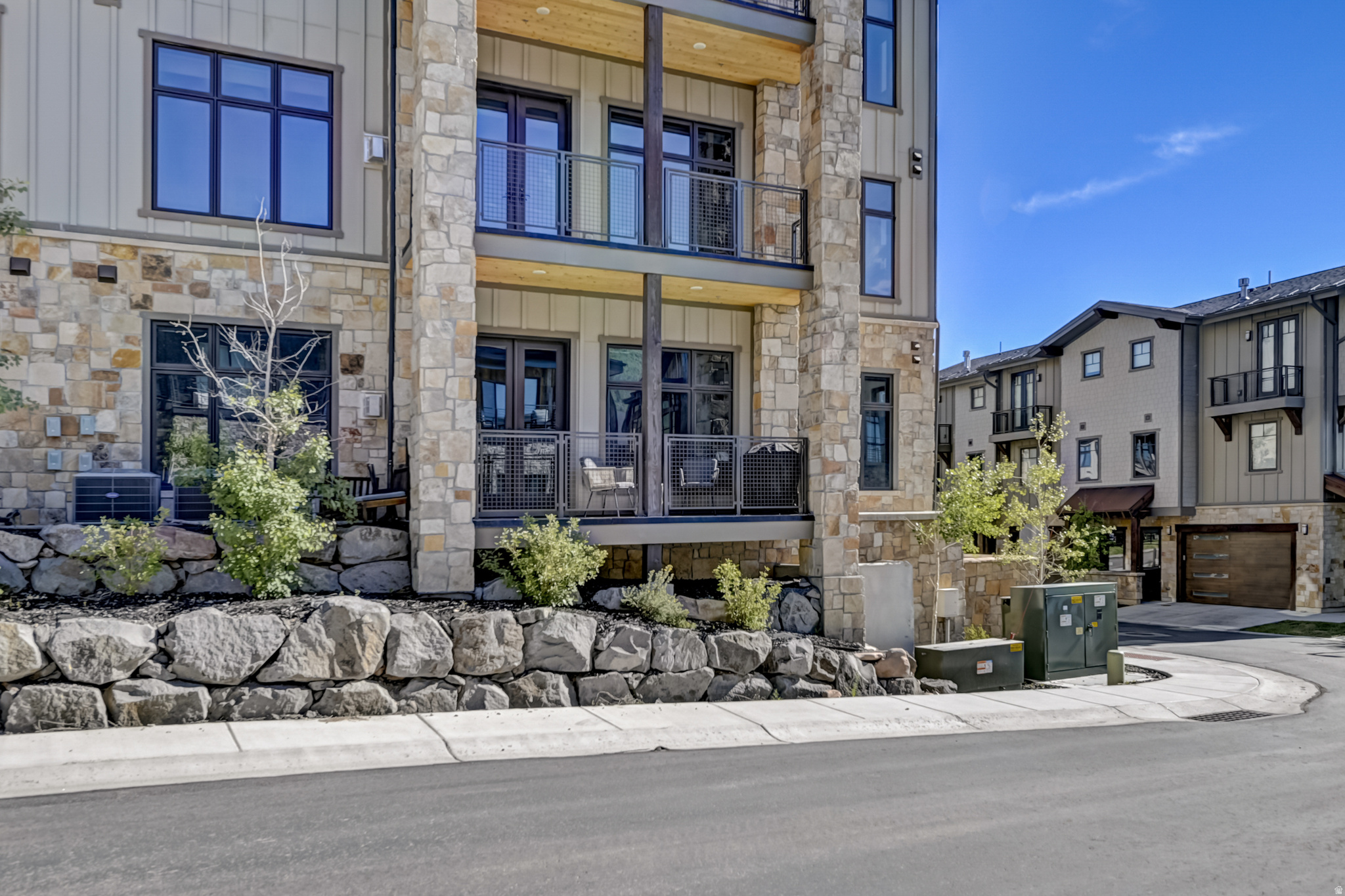 BLACKSTONE FLATS - Residential