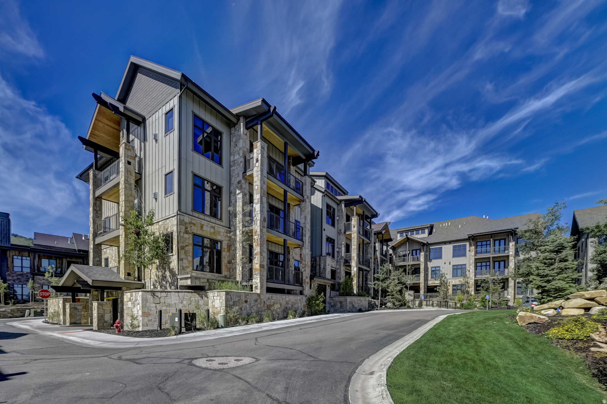 BLACKSTONE FLATS - Residential