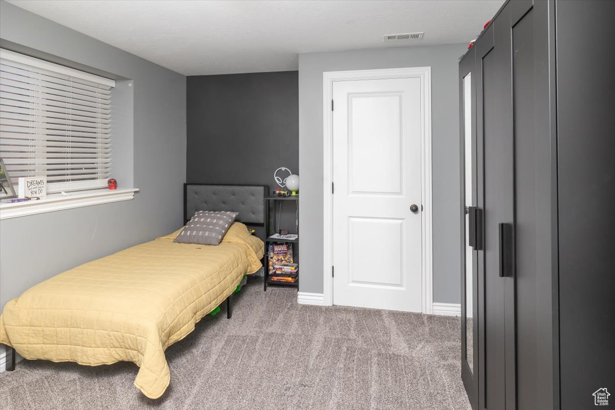 COUNTRY MEADOWS - Residential
