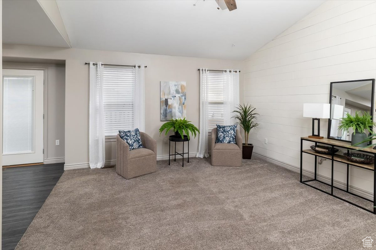 COUNTRY MEADOWS - Residential