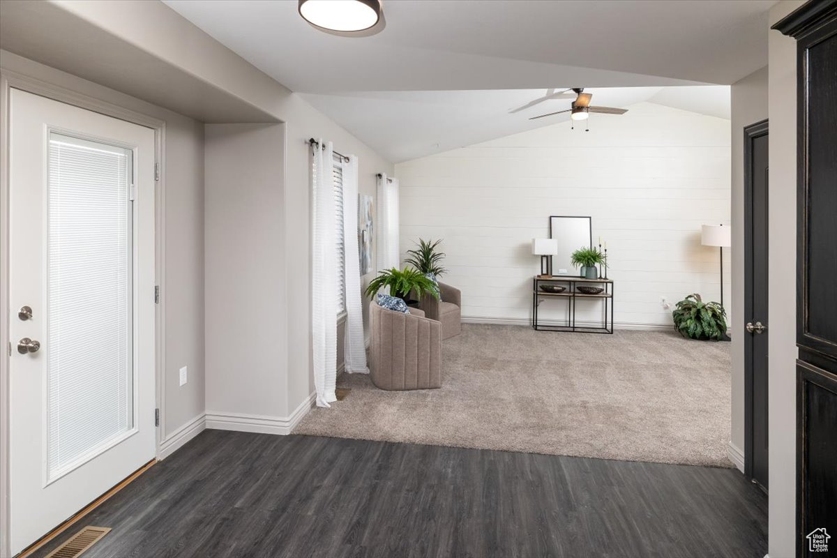 COUNTRY MEADOWS - Residential