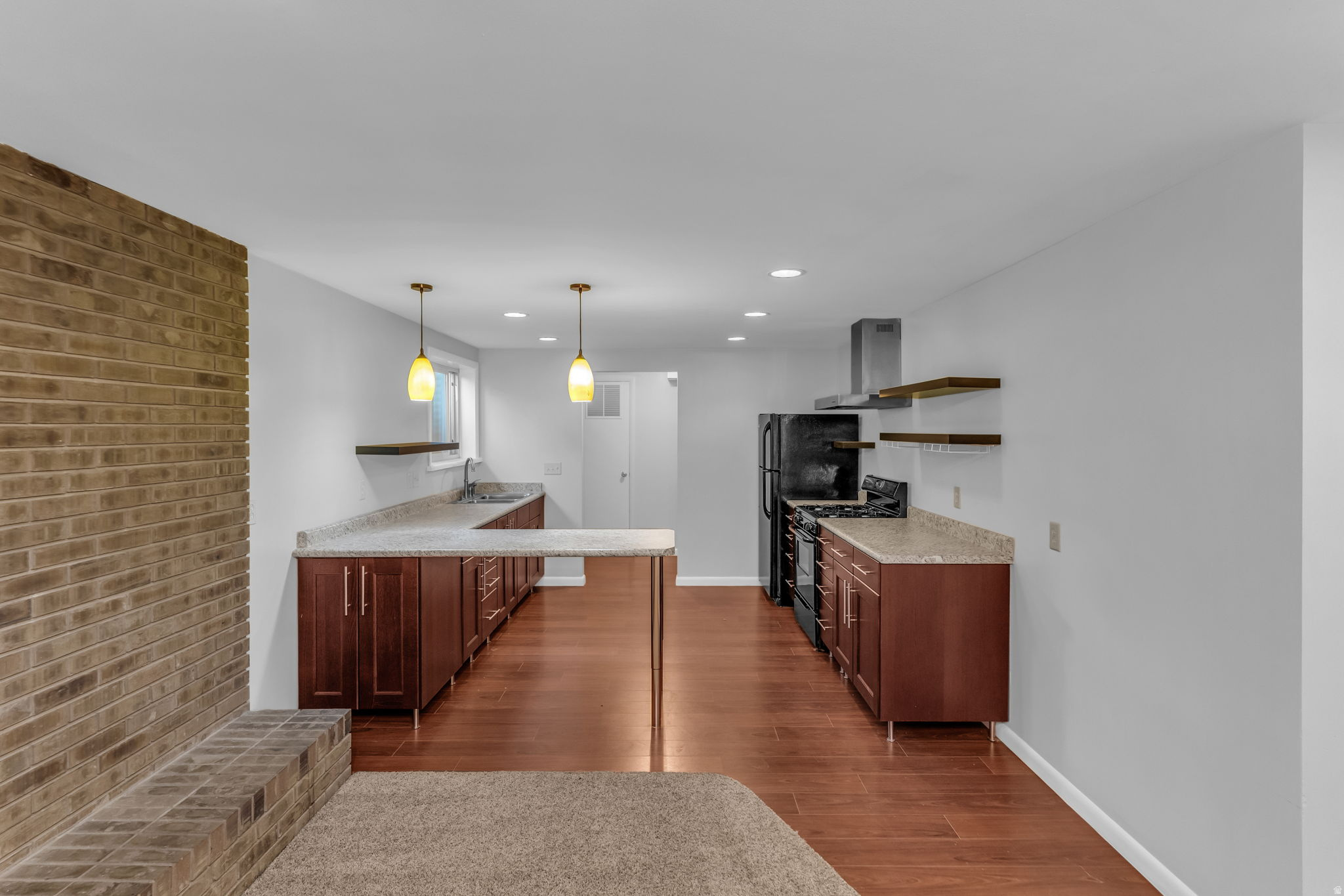 LAURELWOOD ESTATES - Residential
