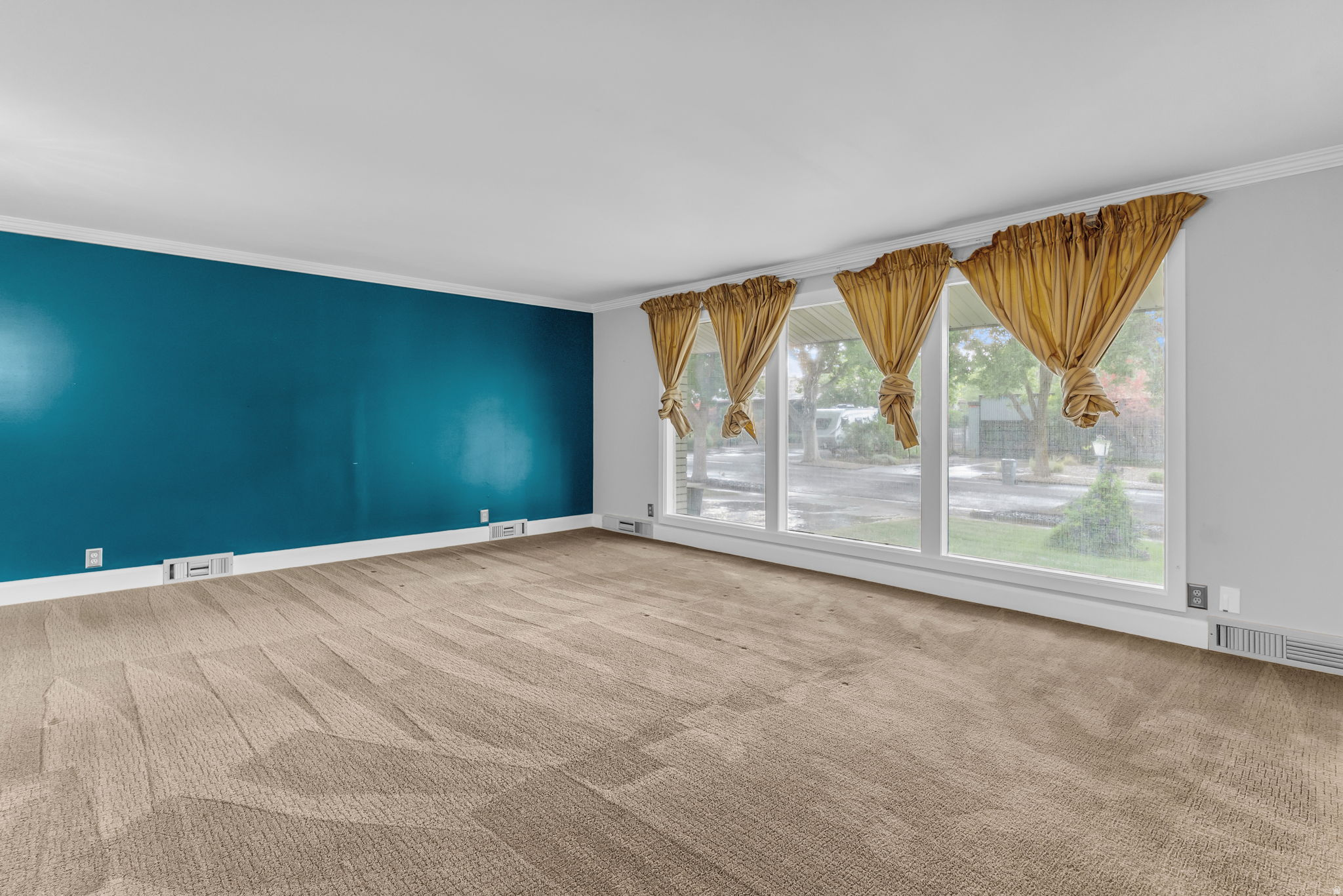 LAURELWOOD ESTATES - Residential