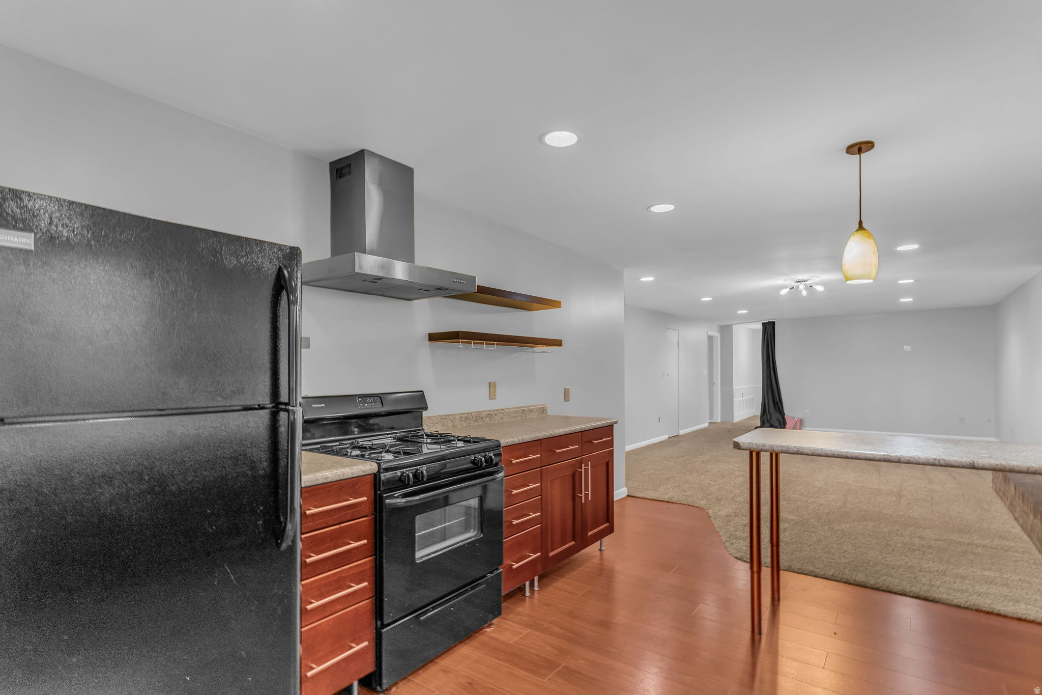 LAURELWOOD ESTATES - Residential