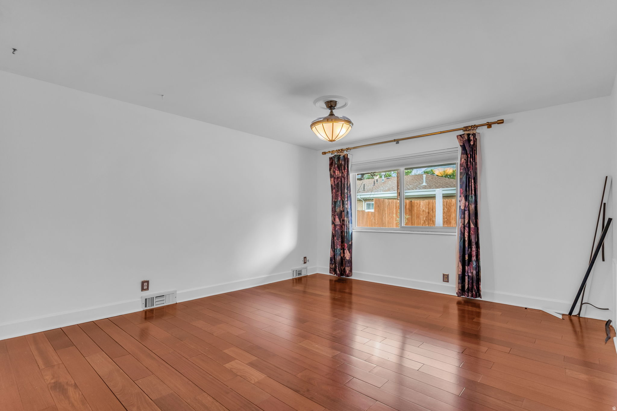 LAURELWOOD ESTATES - Residential