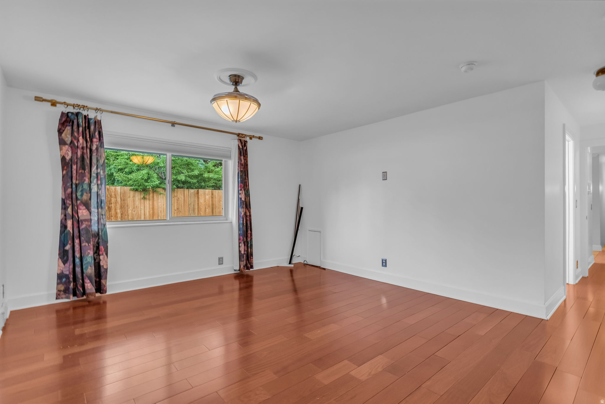LAURELWOOD ESTATES - Residential
