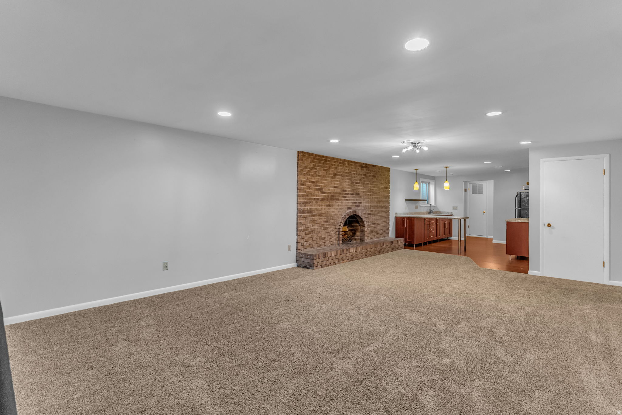 LAURELWOOD ESTATES - Residential