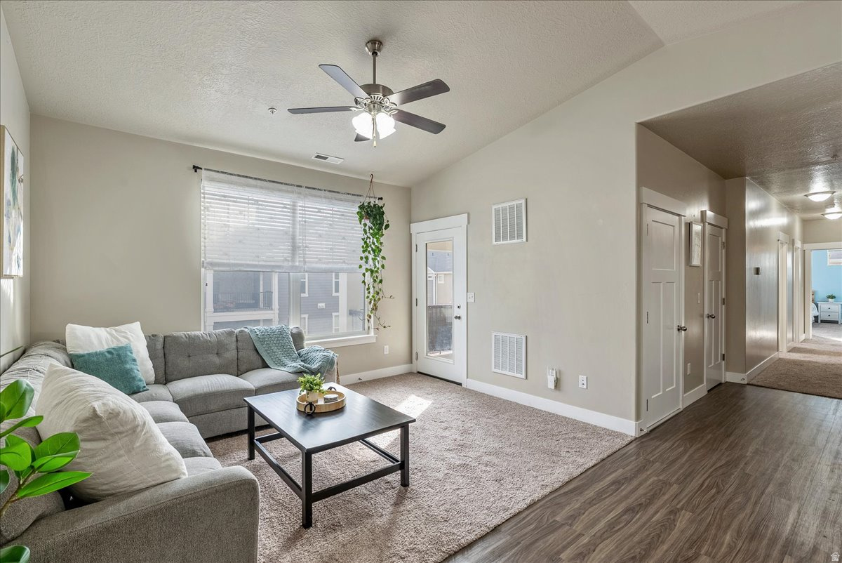 HORIZON HEIGHTS - Residential