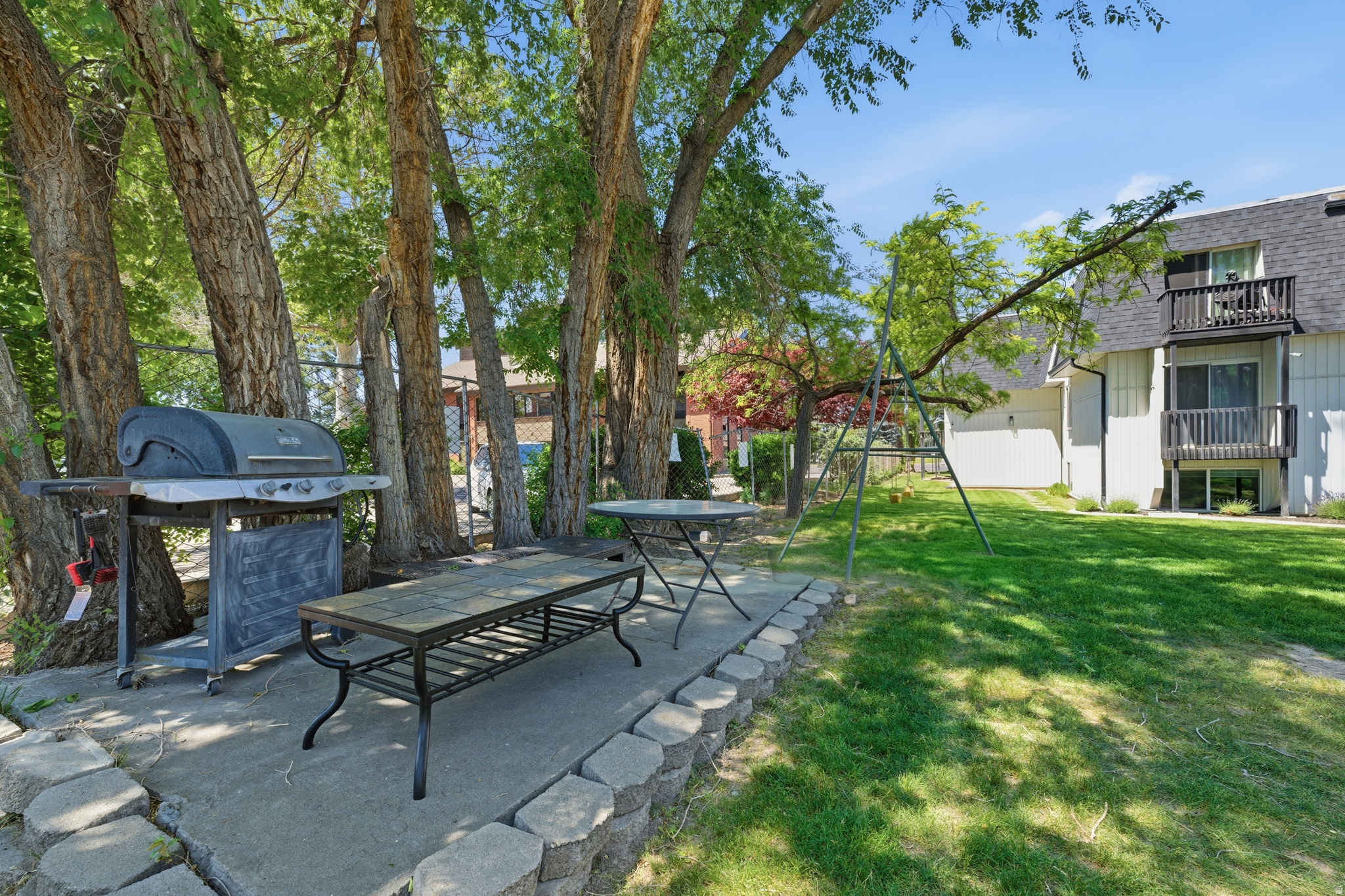 WOODLAND HEIGHTS CON - Residential
