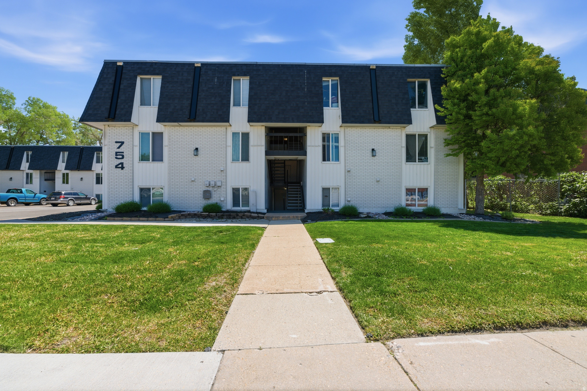 WOODLAND HEIGHTS CON - Residential