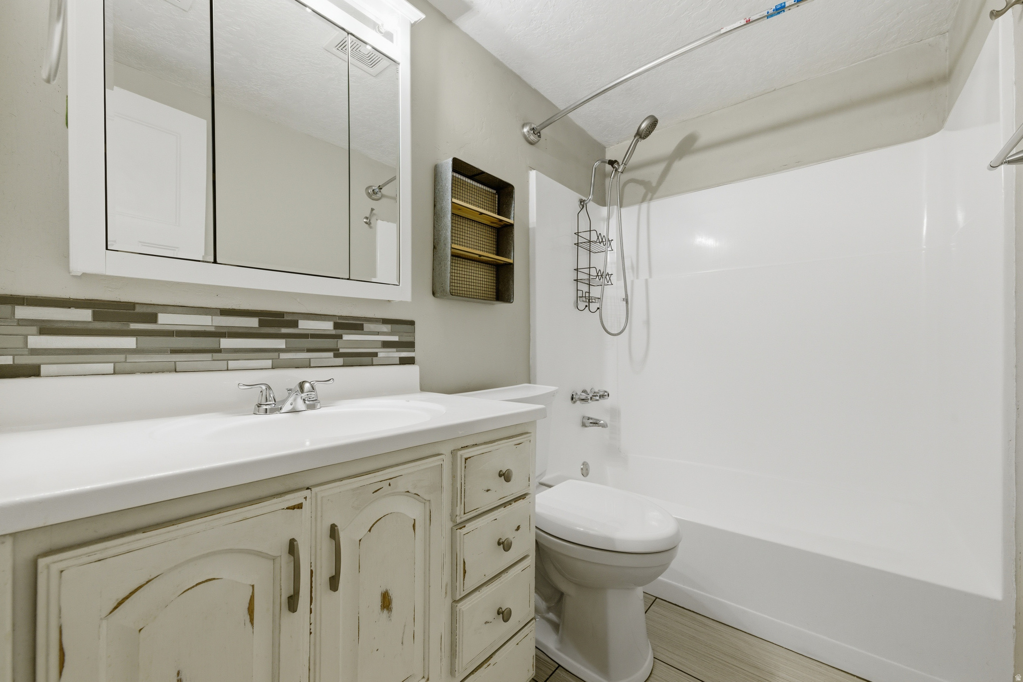 WOODLAND HEIGHTS CON - Residential
