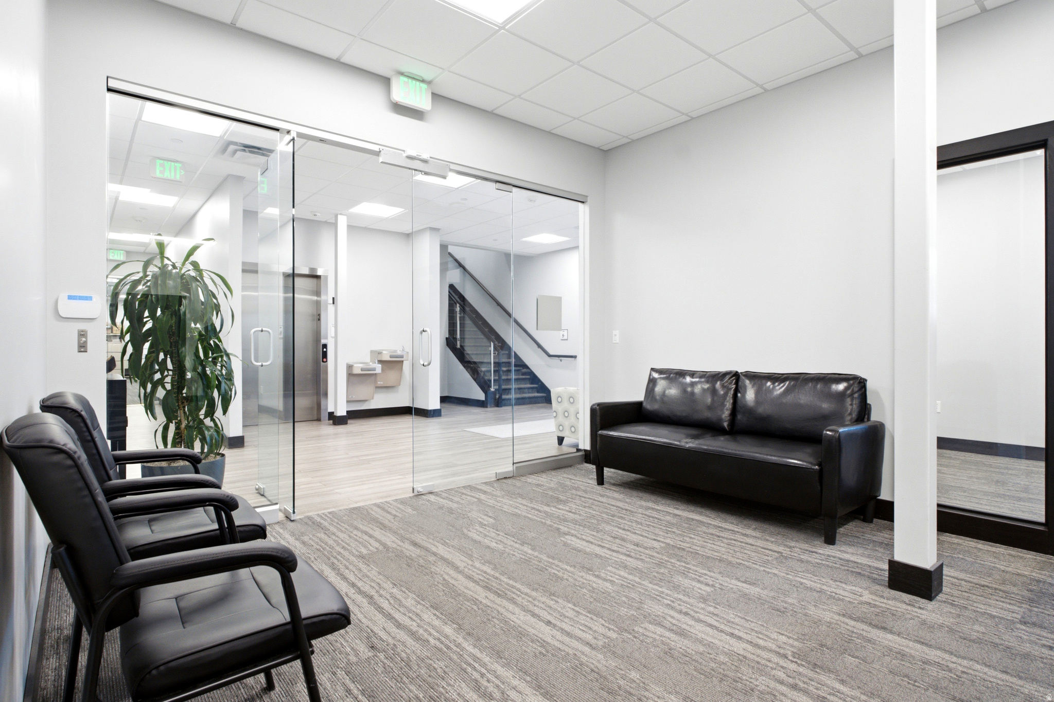 PINNACLE POINT - Commercial Lease
