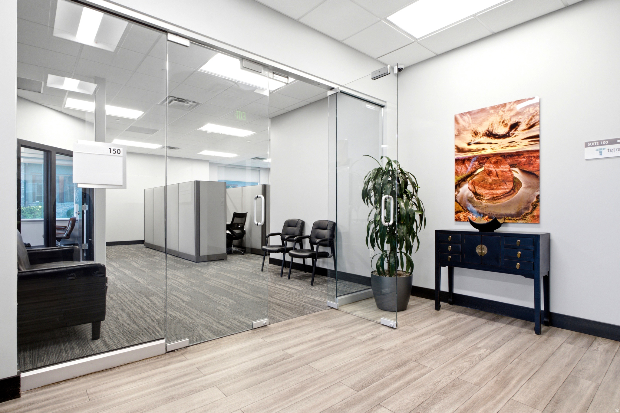 PINNACLE POINT - Commercial Lease