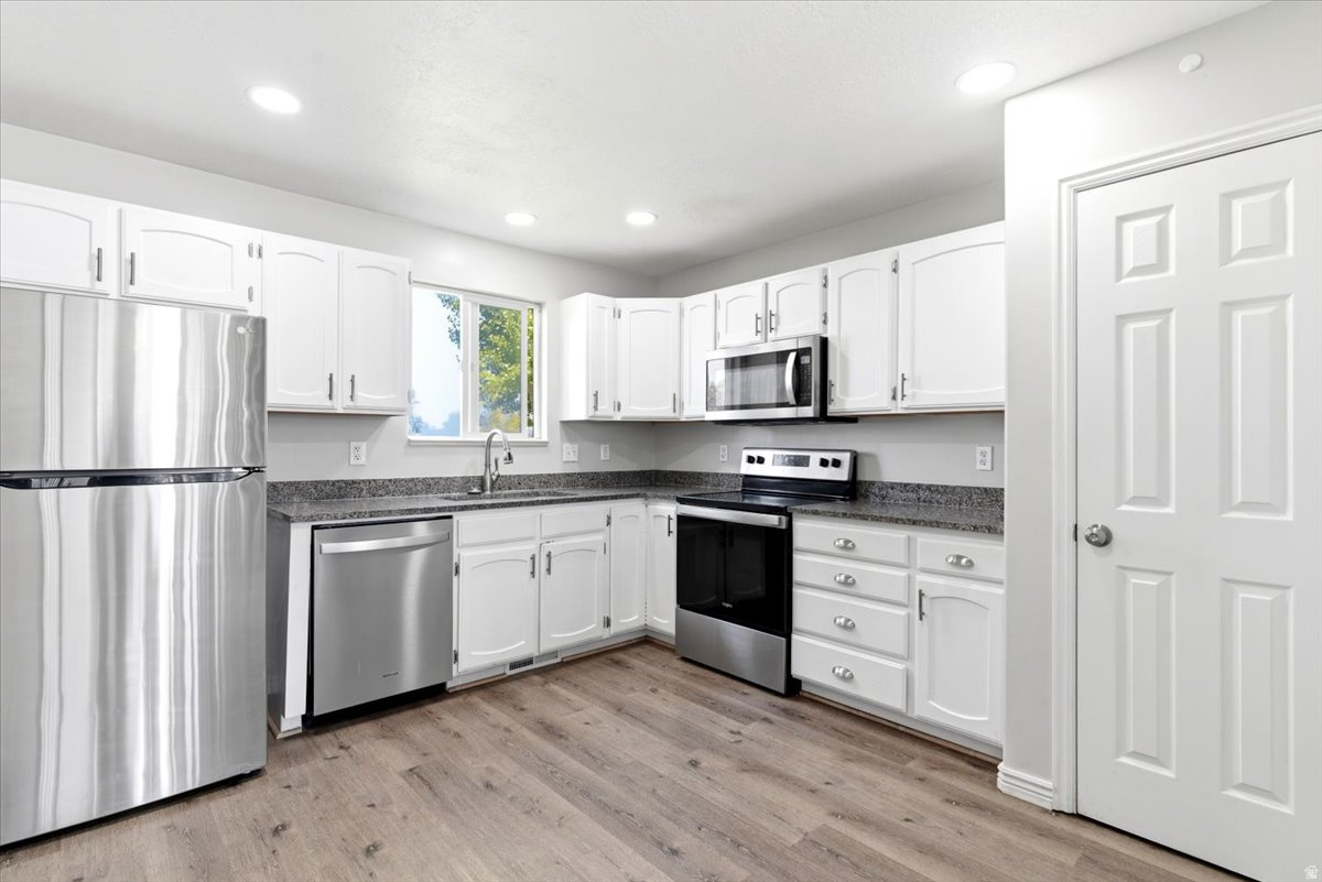 ROYAL MEADOWS - Residential