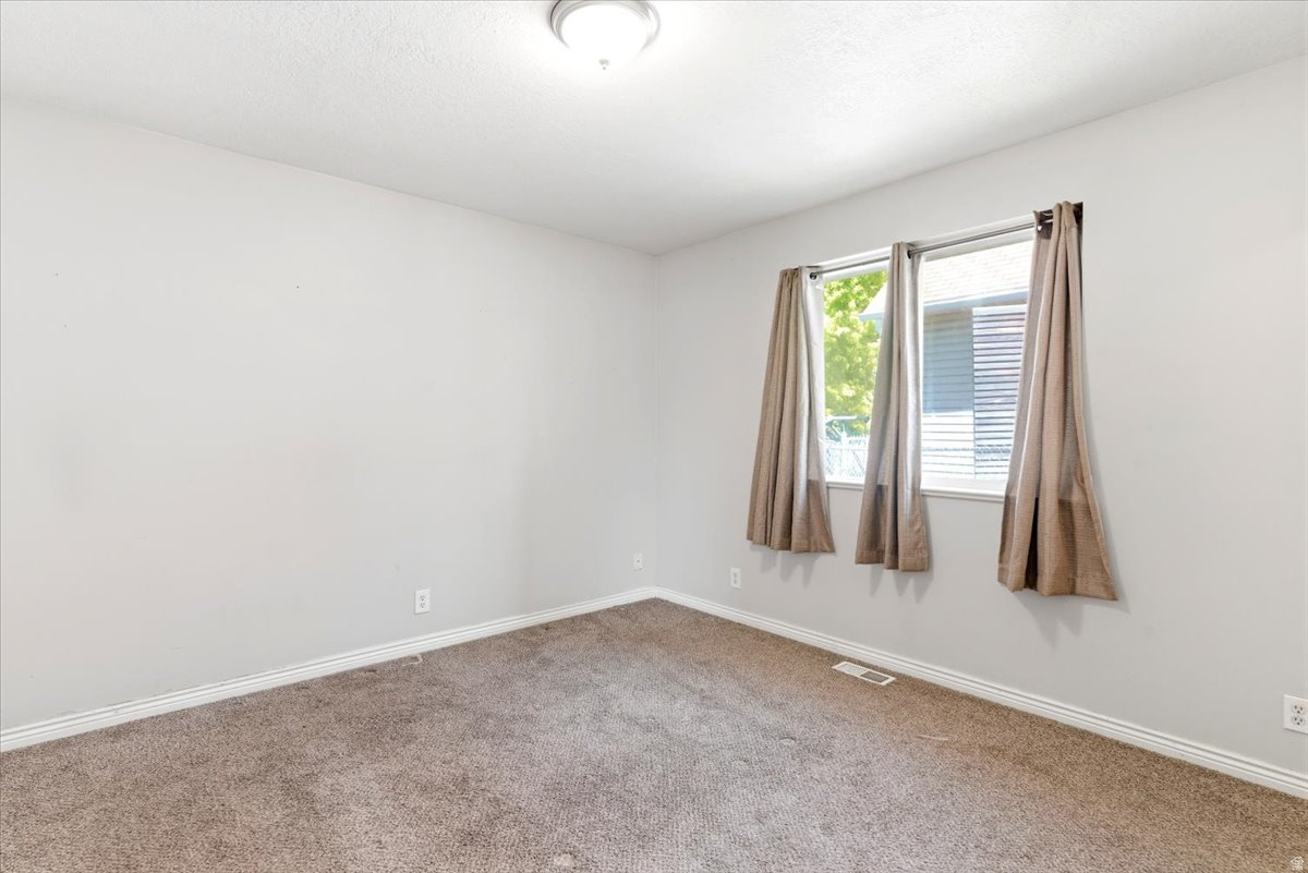 ROYAL MEADOWS - Residential