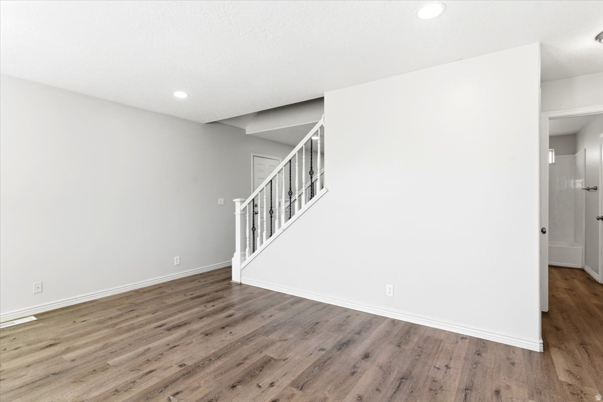ROYAL MEADOWS - Residential