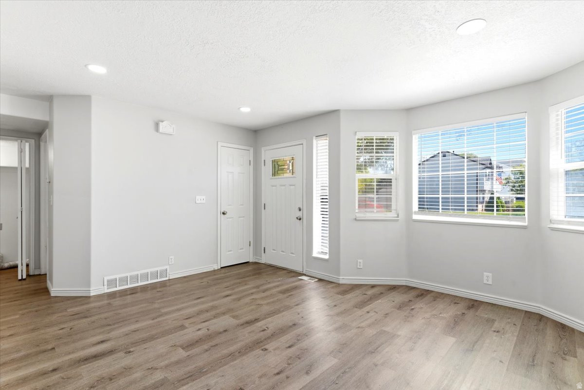 ROYAL MEADOWS - Residential