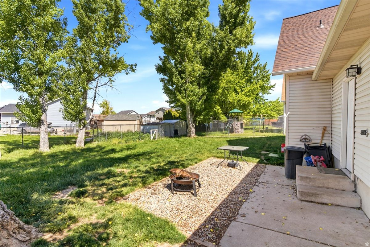 ROYAL MEADOWS - Residential