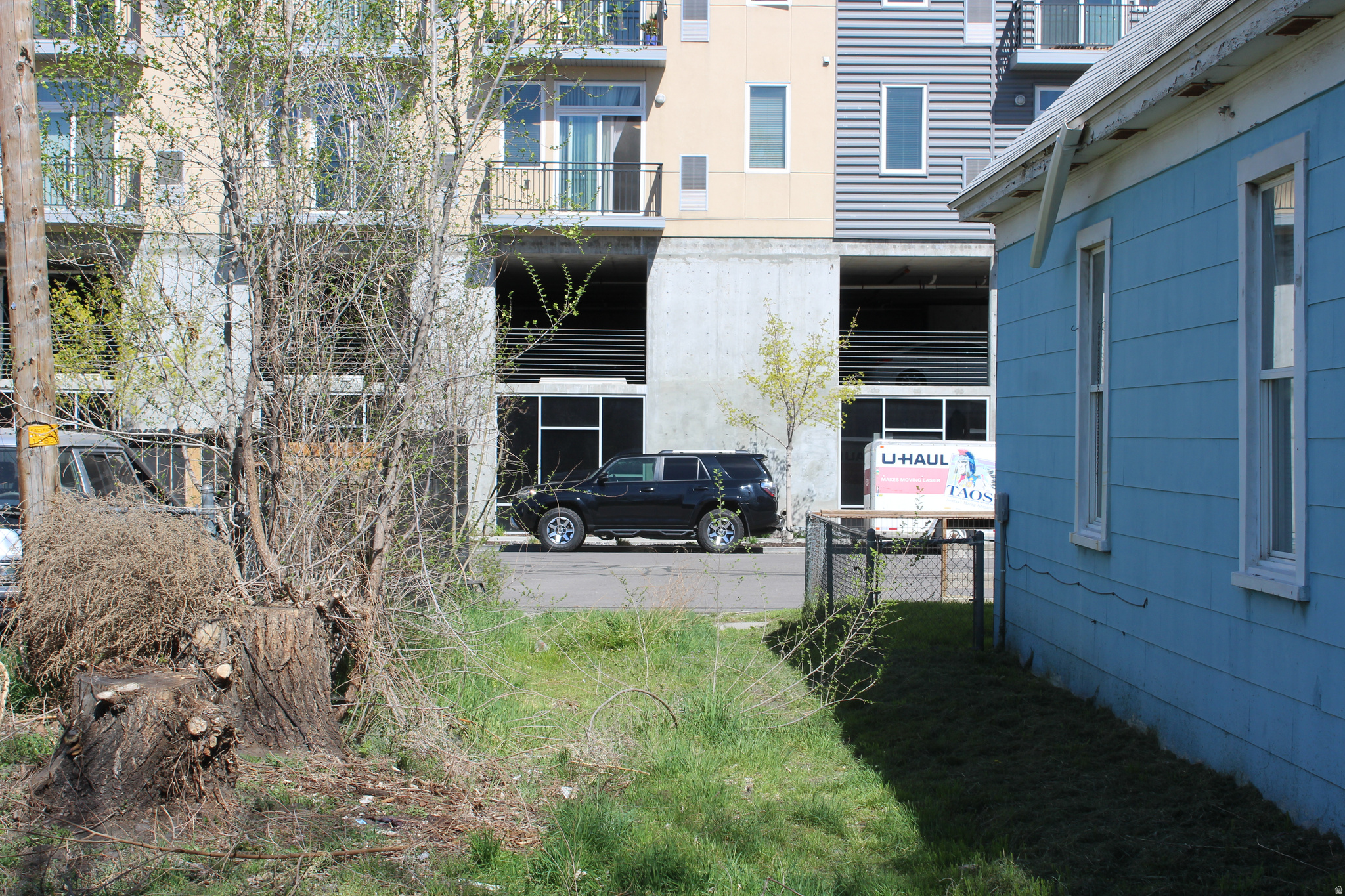 BOULEVARD - Land