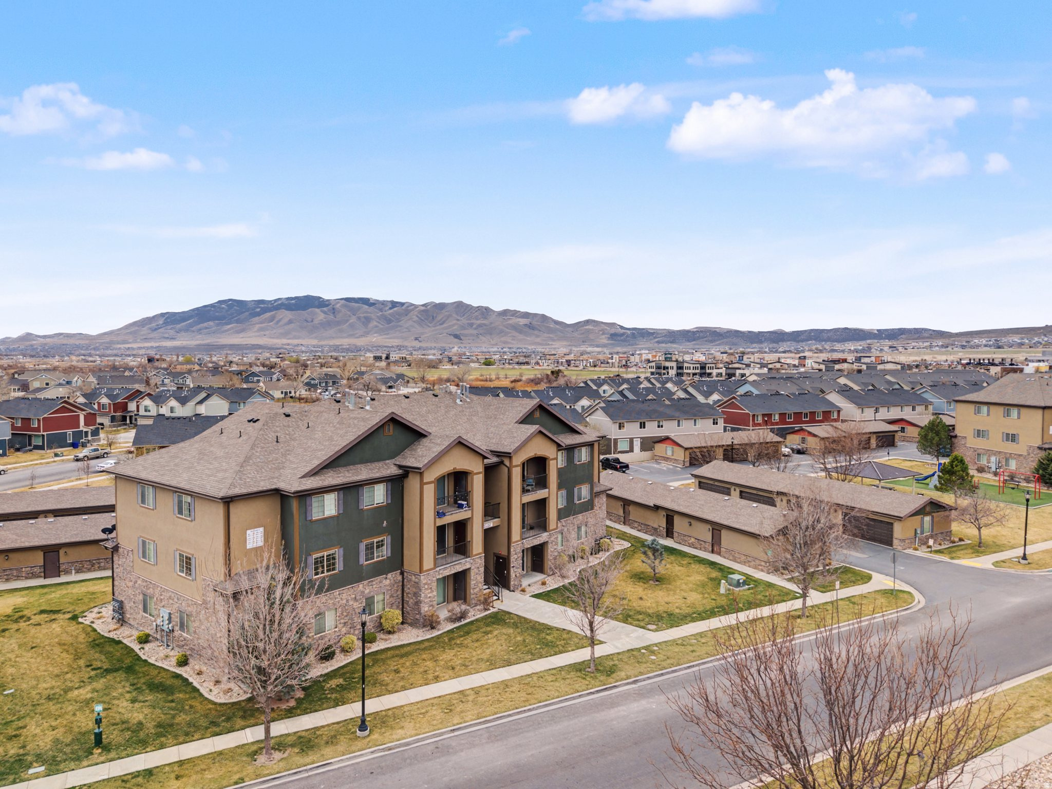 JORDAN RIDGE CONDOMINIUM - Residential