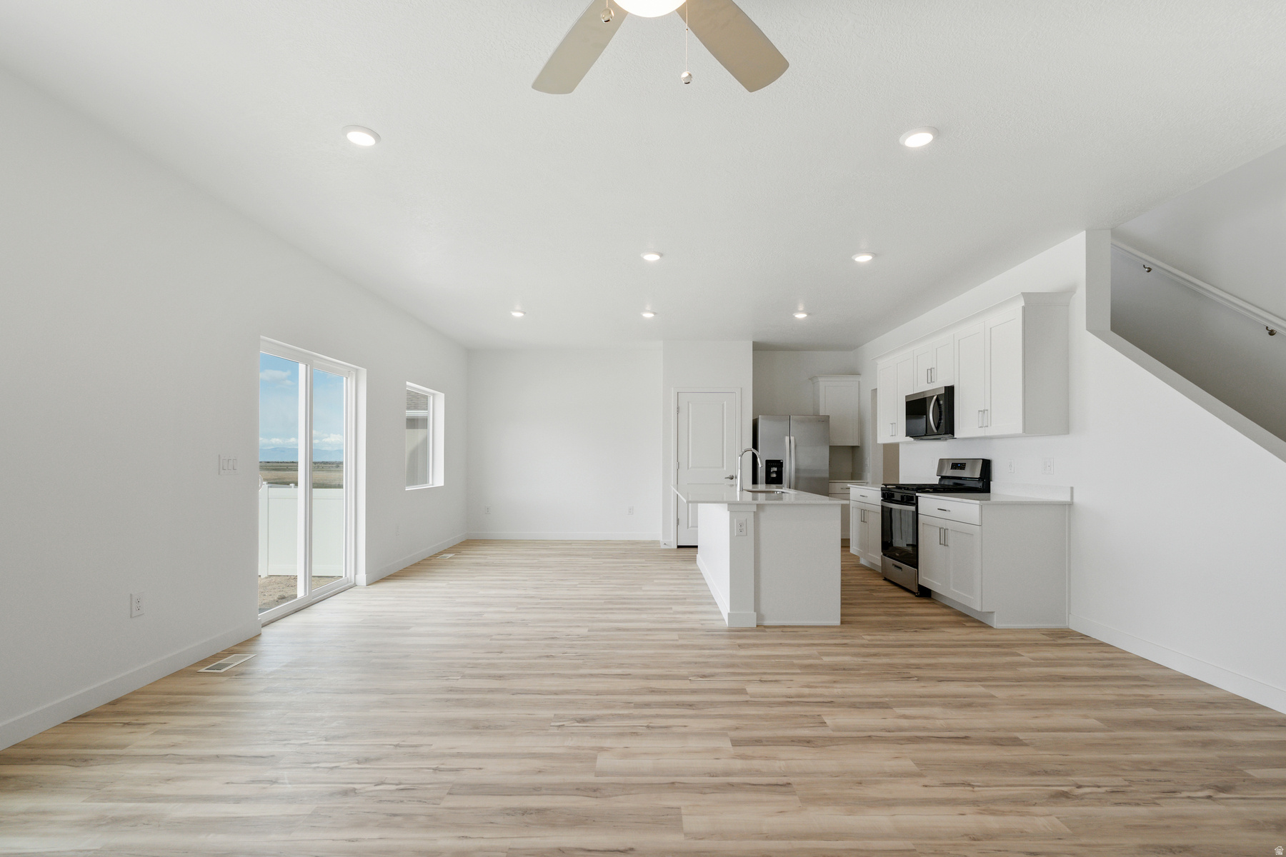 DESERT EDGE - Residential