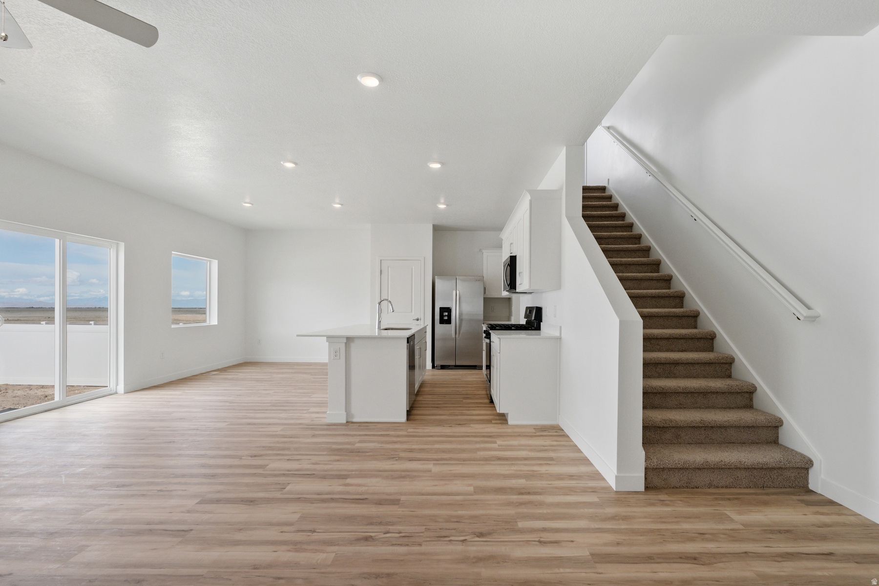 DESERT EDGE - Residential