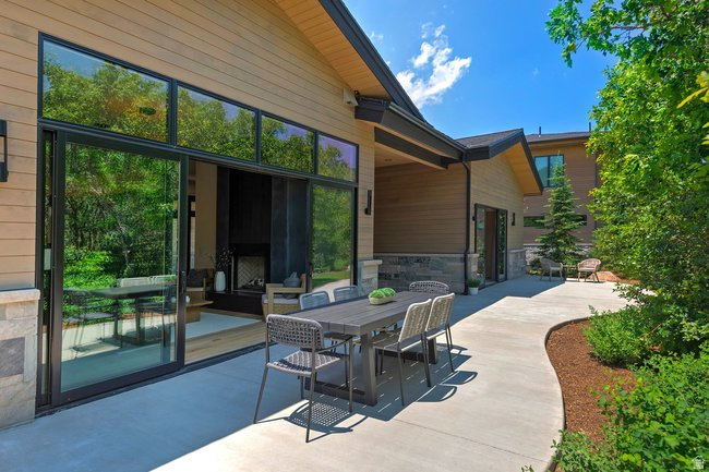 SOARING HAWK AT HIDEOUT - Residential