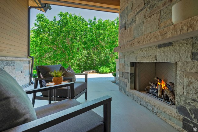 SOARING HAWK AT HIDEOUT - Residential