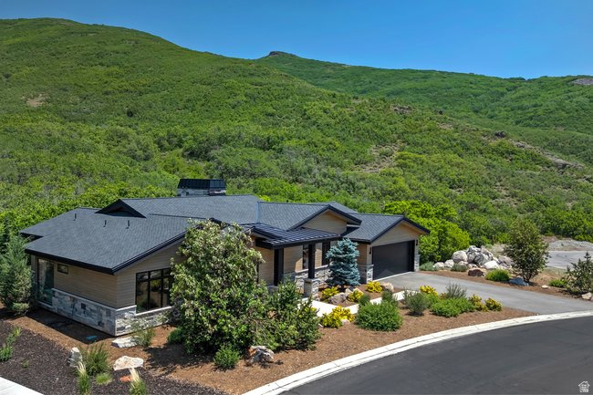 SOARING HAWK AT HIDEOUT - Residential