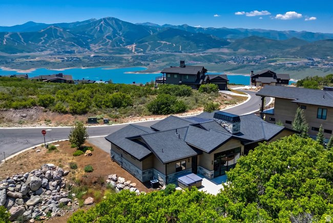 SOARING HAWK AT HIDEOUT - Residential