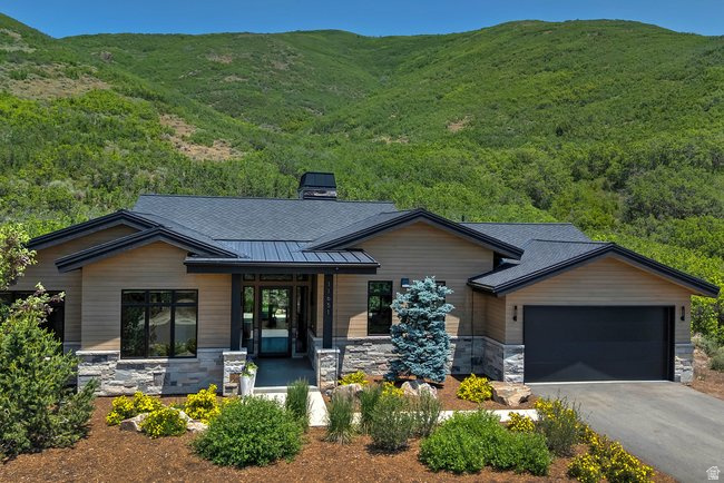 SOARING HAWK AT HIDEOUT - Residential