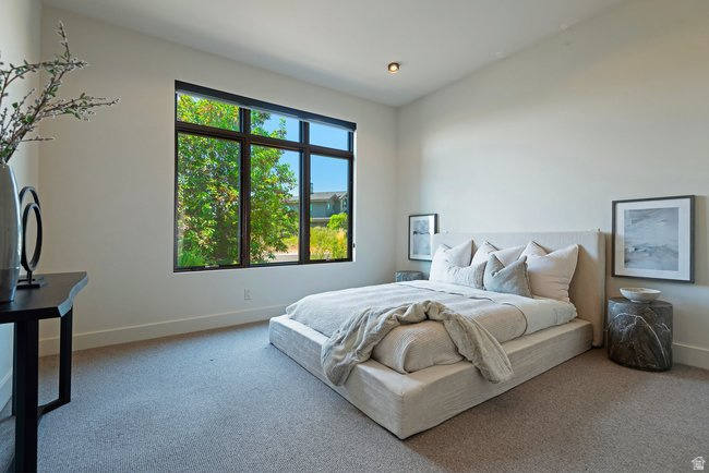 SOARING HAWK AT HIDEOUT - Residential