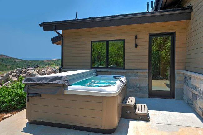 SOARING HAWK AT HIDEOUT - Residential