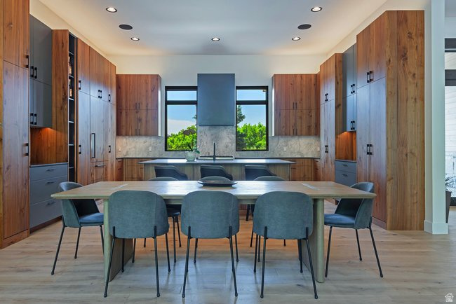 SOARING HAWK AT HIDEOUT - Residential