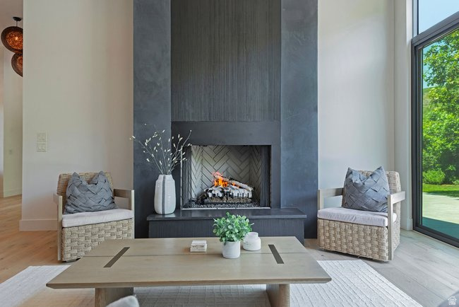 SOARING HAWK AT HIDEOUT - Residential