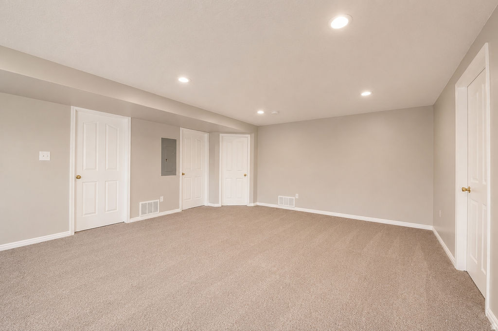 CAMBRIDGE FARMS - Residential