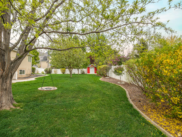 CAMBRIDGE FARMS - Residential